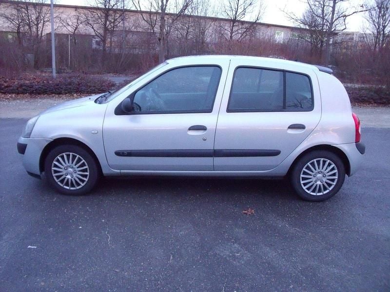 Silber Gebraucht 2004 Renault Clio II Kleinwagen | 1.900 € (Guter Preis) - Bild 1/4