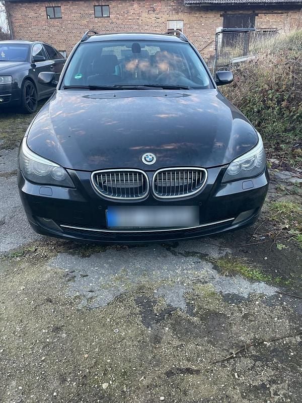 Gebraucht BMW 525 197 PS (144 kW) 2008 Schwarz Kombi