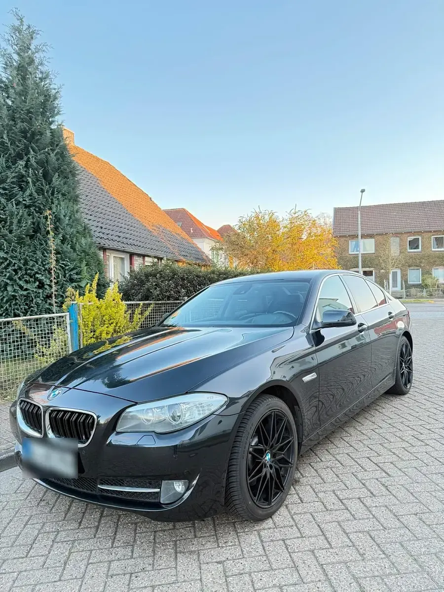 Second-hand BMW 525 218 CP (160 kW) 2013 Negru Berlinǎ