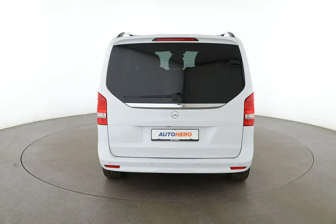 Gebraucht Mercedes V220 Edition 163 PS (119 kW) 2021 Weiß Van / Kleinbus
