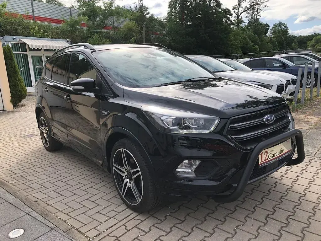 Gebraucht Ford Kuga ST-Line 150 PS (110 kW) 2019 Schwarz SUV