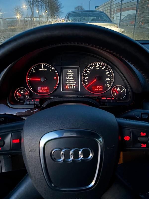 Gebraucht Audi A4 140 PS (102 kW) 2006 Grau Kombi