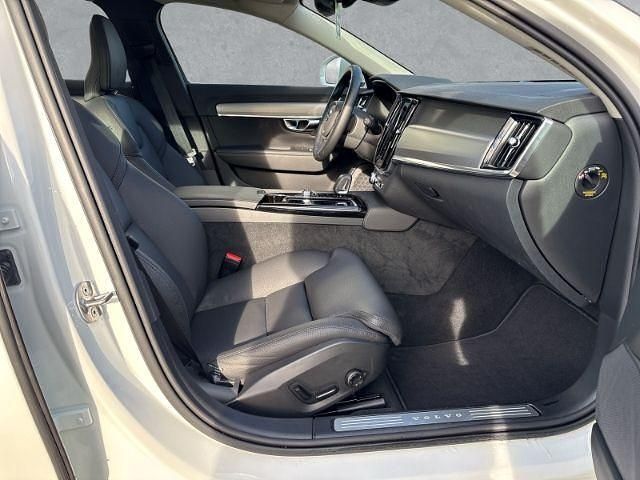 Gebraucht Volvo V90 Core 398 PS (292 kW) 2025 Weiss Kombi