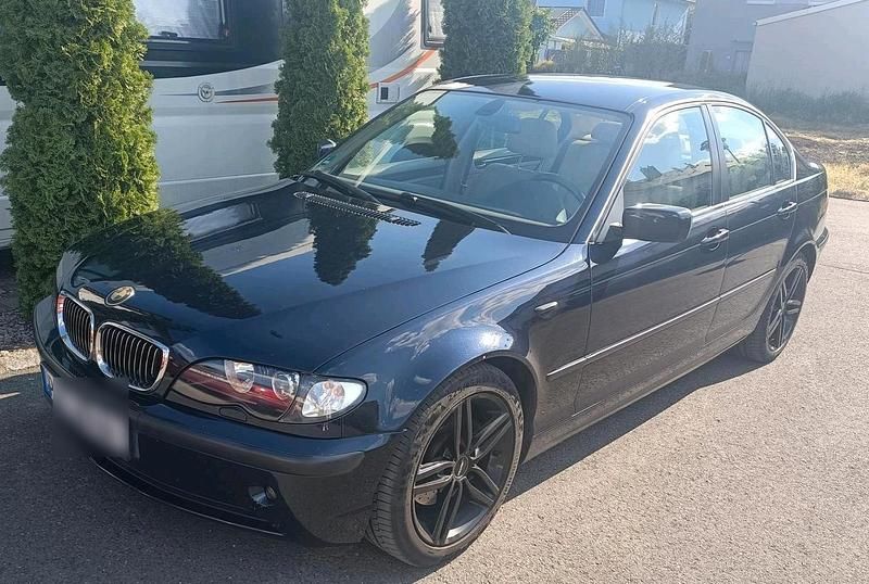 Blau Gebraucht 2004 BMW 325 Sport Line Limousine | 4.500 € (Fairer Preis) - Bild 1/4