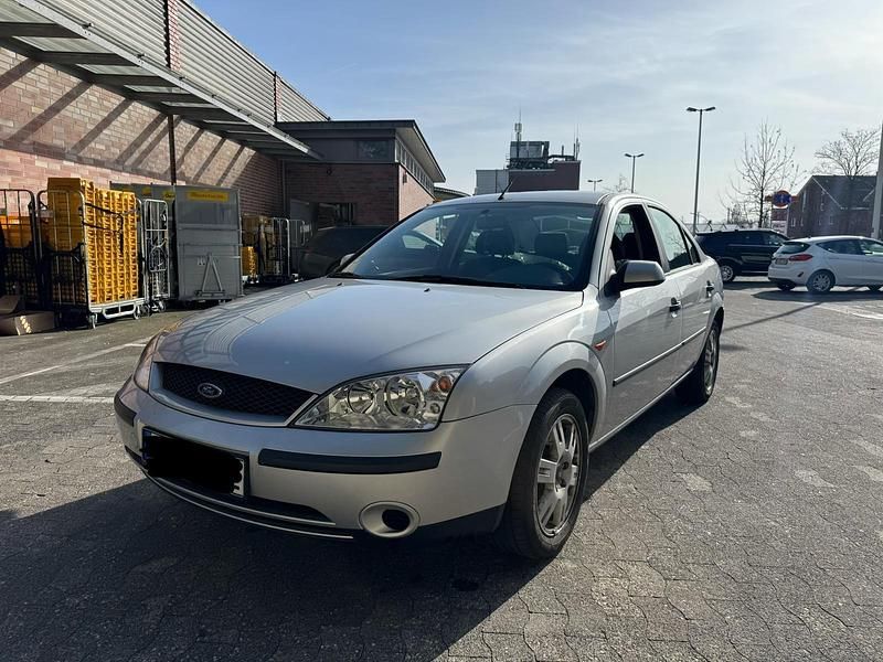 Gebraucht Ford Mondeo 145 PS (106 kW) 2001 Silber Limousine