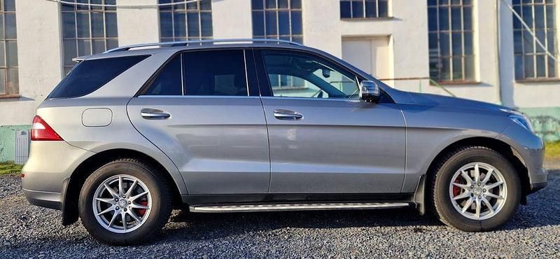 Gebraucht Mercedes ML350 258 PS (189 kW) 2014 Grau SUV