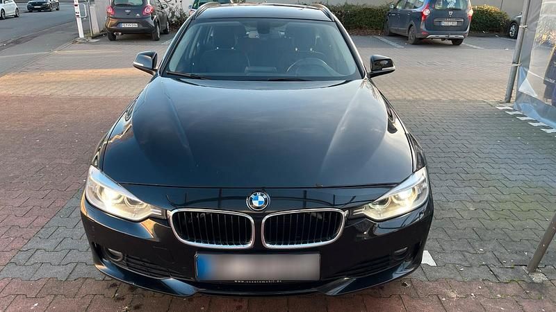 Gebraucht BMW 320 184 PS (135 kW) 2013 Schwarz Kombi