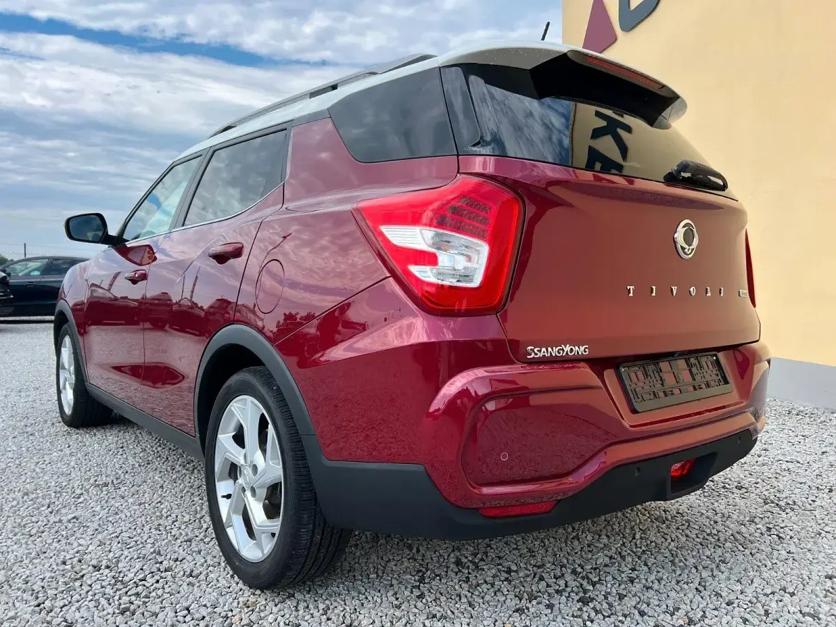 Gebraucht SsangYong Tivoli 163 PS (119 kW) 2023 Rot SUV