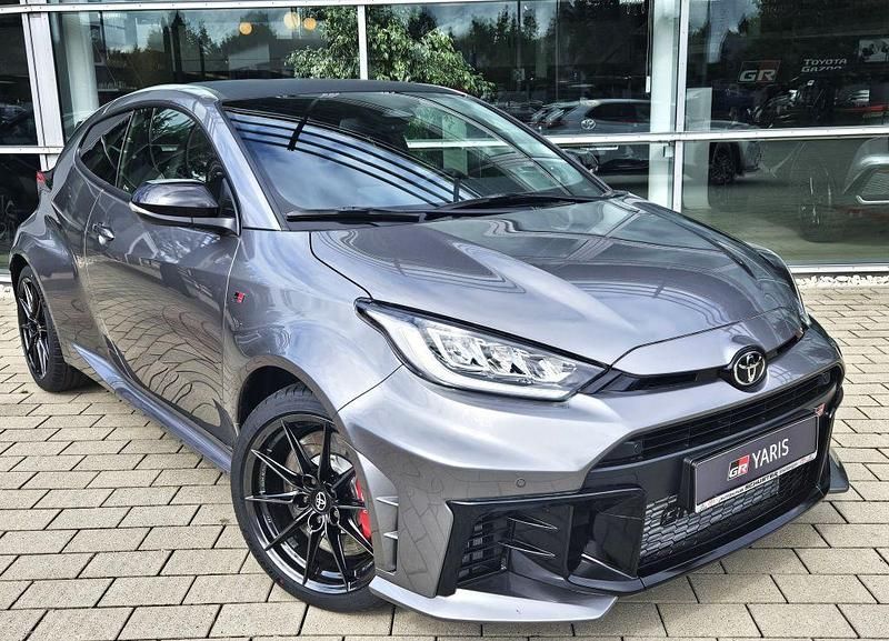 Palladium silber Neu 2025 Toyota Yaris Kleinwagen | 52.960 € (Etwas zu teuer) - Bild 1/4