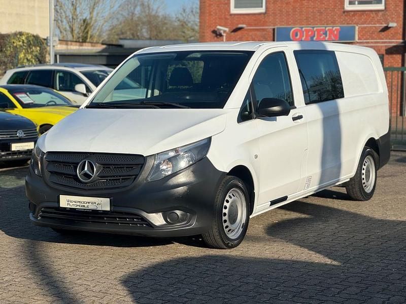 Weiß Gebraucht 2016 Mercedes Vito Van / Kleinbus | 12.990 € (Fairer Preis) - Bild 1/4