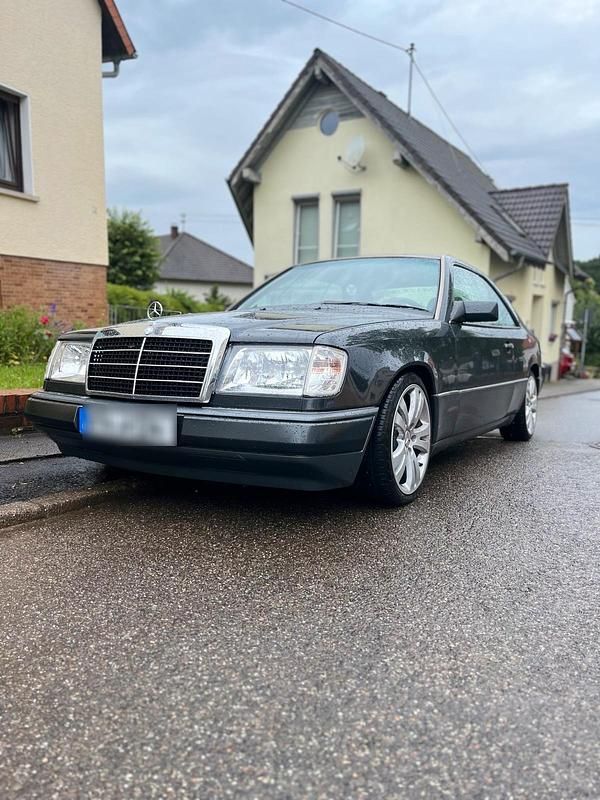 Andere farben Gebraucht 1992 Mercedes E300 Coupé | 11.000 € - Bild 1/4