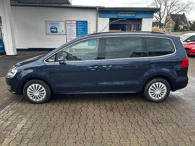 Gebraucht VW Sharan Comfortline 150 PS (110 kW) 2015 Blau Van / Kleinbus