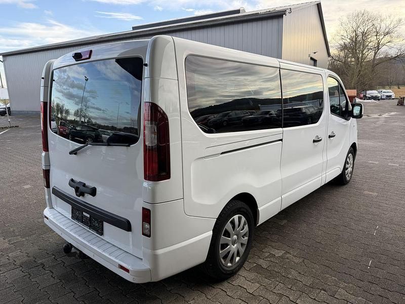 Gebraucht Opel Vivaro 145 PS (106 kW) 2015 Weiß Van / Kleinbus