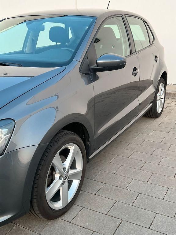 Gebraucht VW Polo 90 PS (66 kW) 2014 Grau Kleinwagen