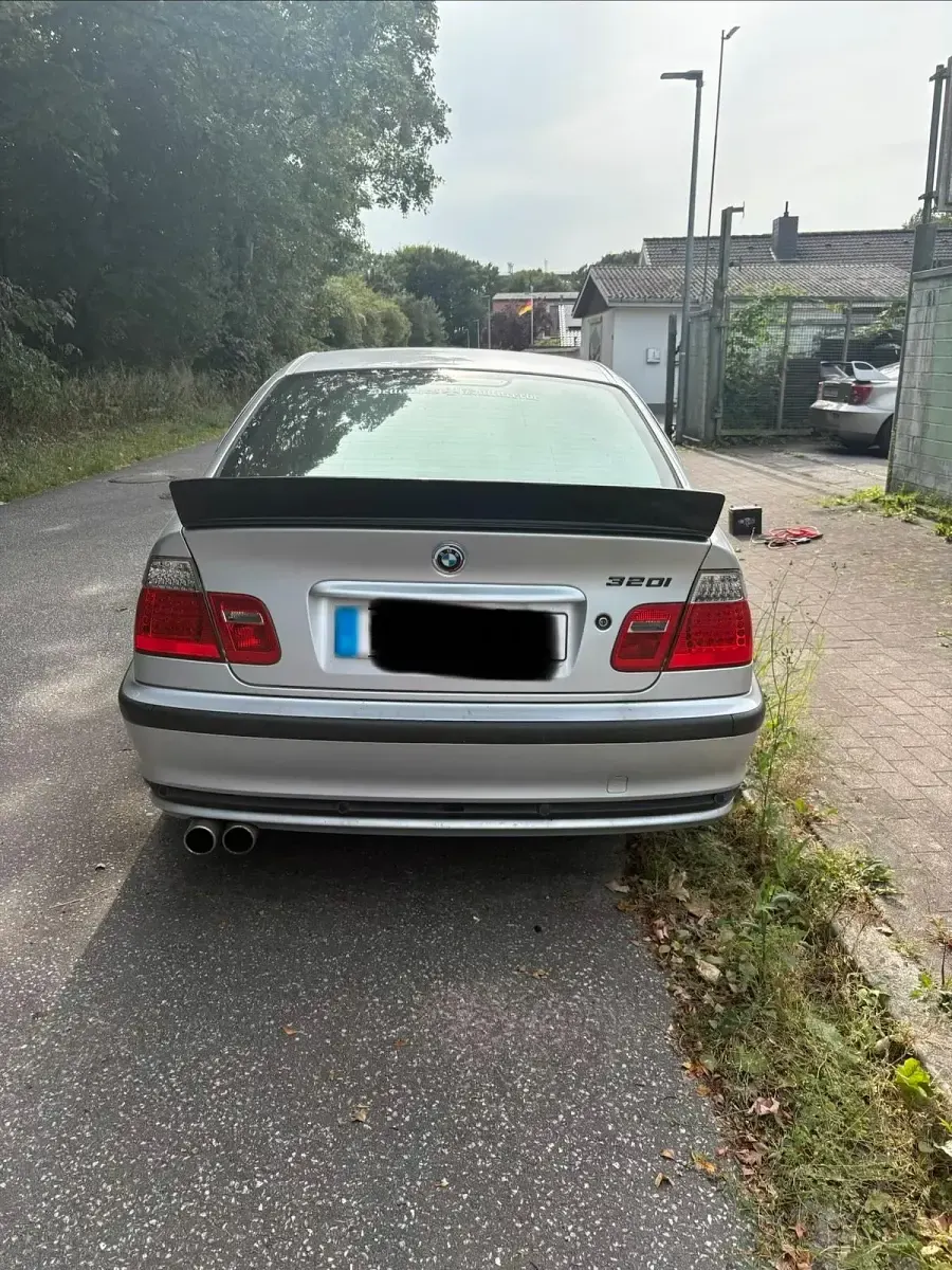 Gebraucht BMW 320 170 PS (125 kW) 2001 Silber Limousine