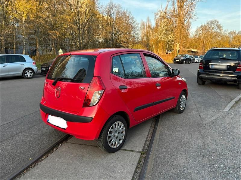 Gebraucht Hyundai i10 67 PS (49 kW) 2009 Rot Kleinwagen