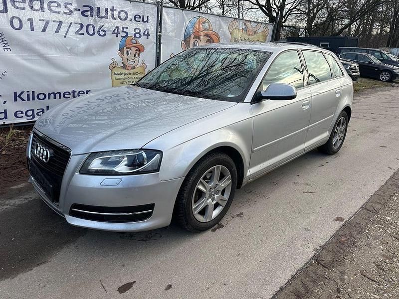 Silber Gebraucht 2012 Audi A3 Attraction Limousine | 3.399 € (Fairer Preis) - Bild 1/4