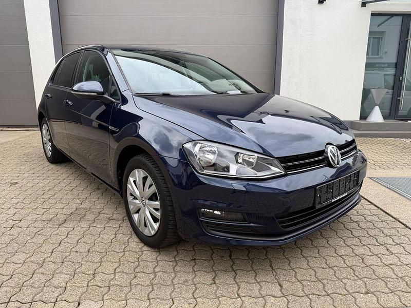 Blau Gebraucht 2015 VW Golf VII Cup Limousine | 10.400 € (Fairer Preis) - Bild 1/4