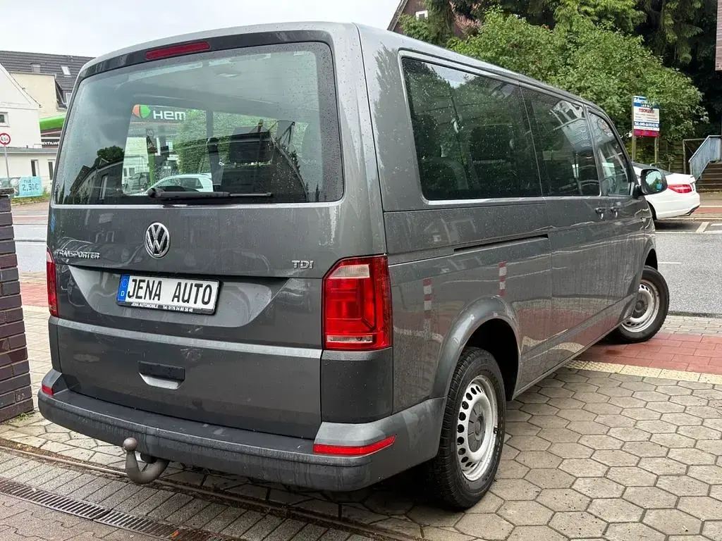 Gebraucht VW T6 102 PS (75 kW) 2016 Grau Van