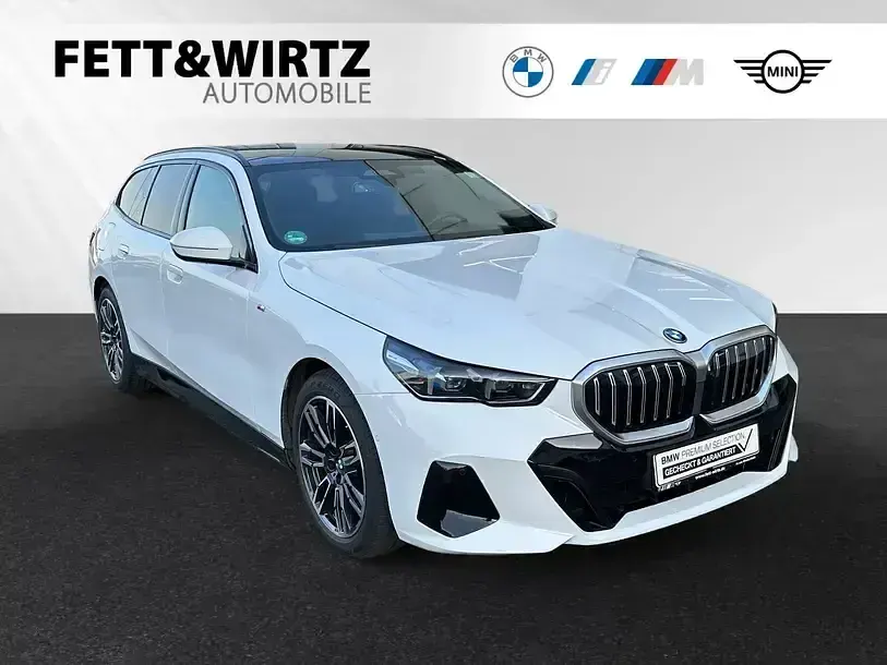 Gebraucht BMW 550e M Sport 489 PS (359 kW) 2025 Kombi