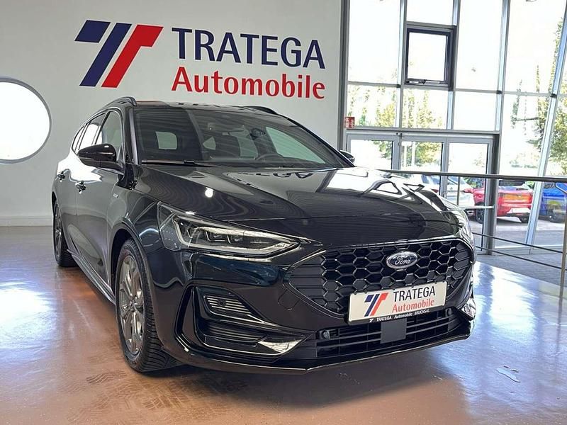 Agate black metallic Gebraucht 2024 Ford Focus ST-Line Kombi | 23.890 € (Superpreis) - Bild 1/4
