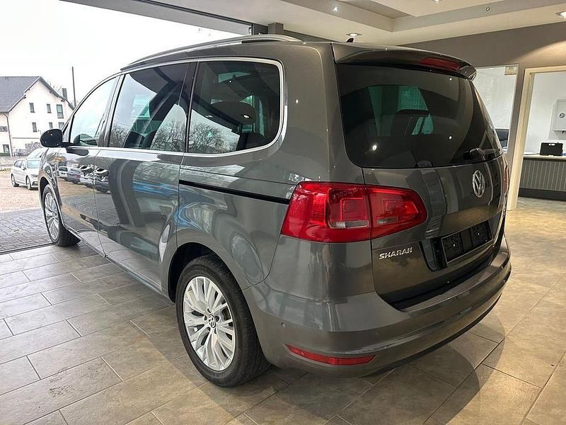 Gebraucht VW Sharan Highline 177 PS (130 kW) 2014 Grau Van / Kleinbus