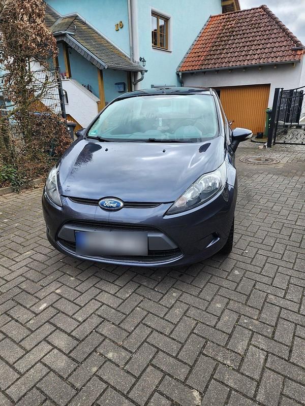 Gebraucht Ford Fiesta 82 PS (60 kW) 2009 Grau Kleinwagen