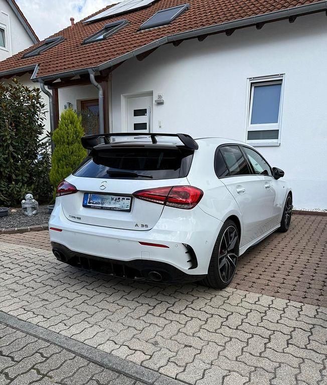 Weiß Gebraucht 2022 Mercedes A35 AMG AMG Limousine | 35.500 € (Superpreis) - Bild 1/4