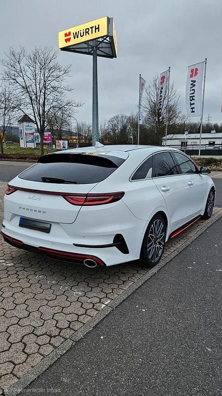 Używany Kia ProCeed GT 204 KM (150 kW) 2022 Biały Kombi