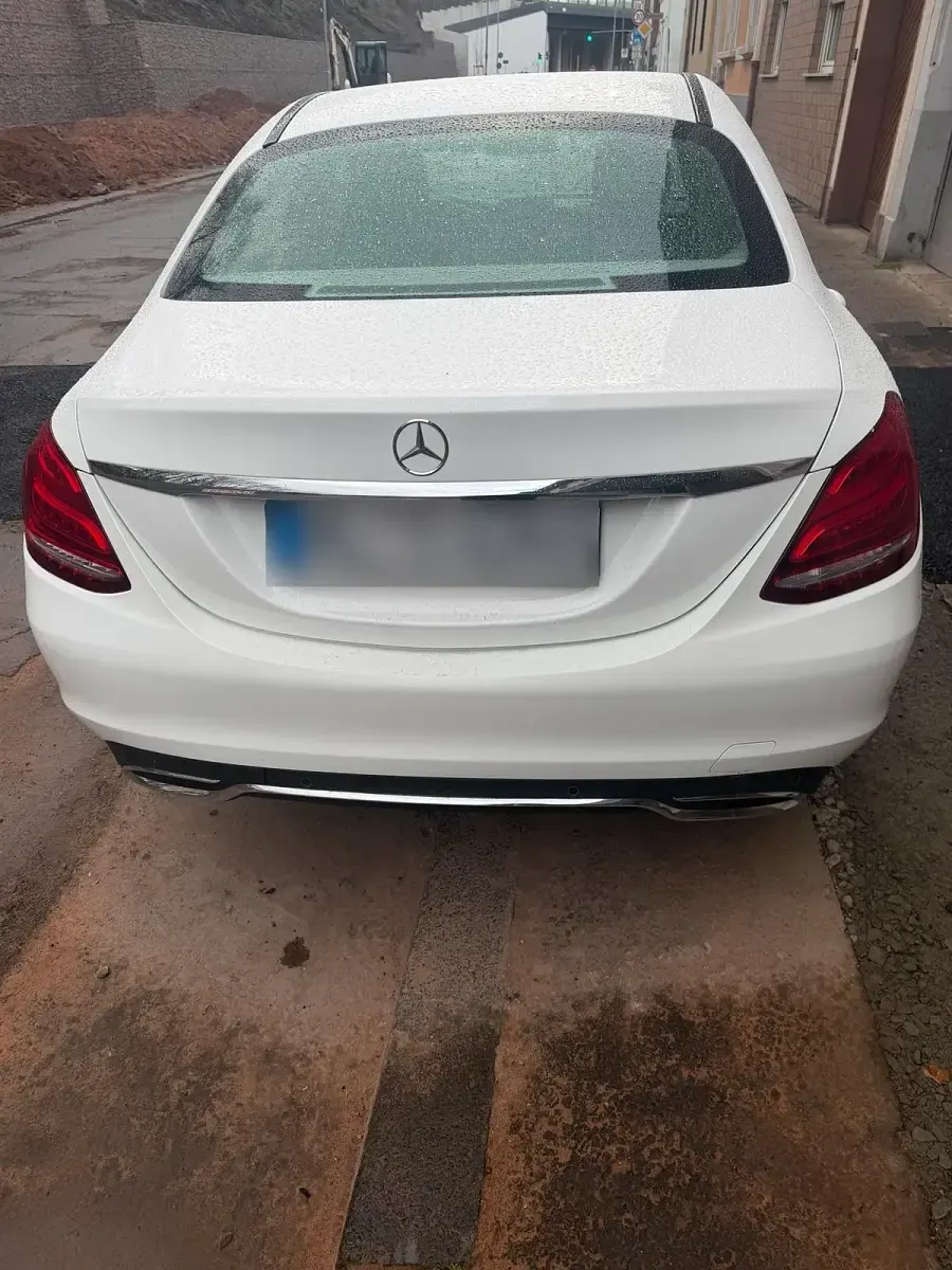 Gebraucht Mercedes C180 2015 Weiß Limousine