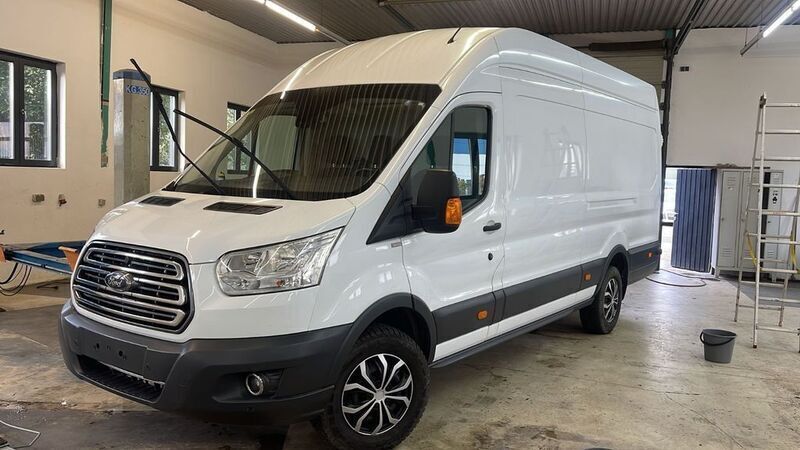 Gebraucht Ford Transit Trend 131 PS (96 kW) 2018 Weiß Van / Kleinbus