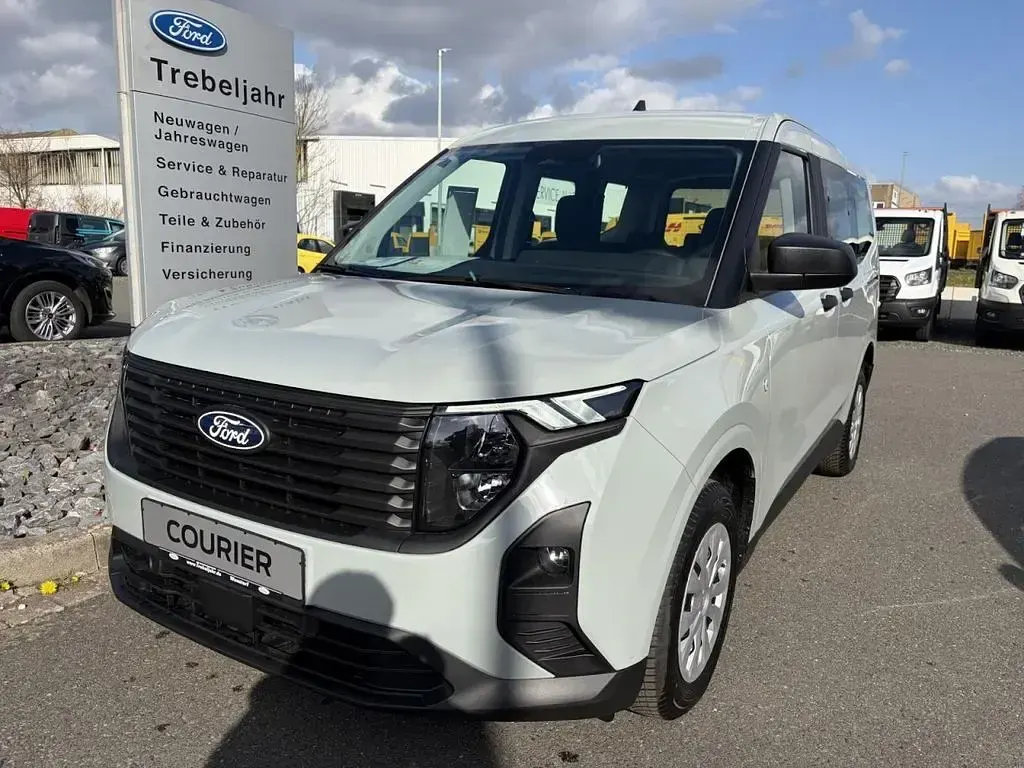 Neu Ford Tourneo Courier Trend 125 PS (91 kW) 2026 Grau Van / Kleinbus