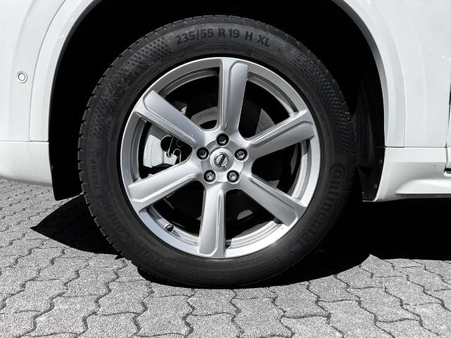 Gebraucht Volvo XC90 Plus 455 PS (334 kW) 2024 Crystal white / metallic SUV