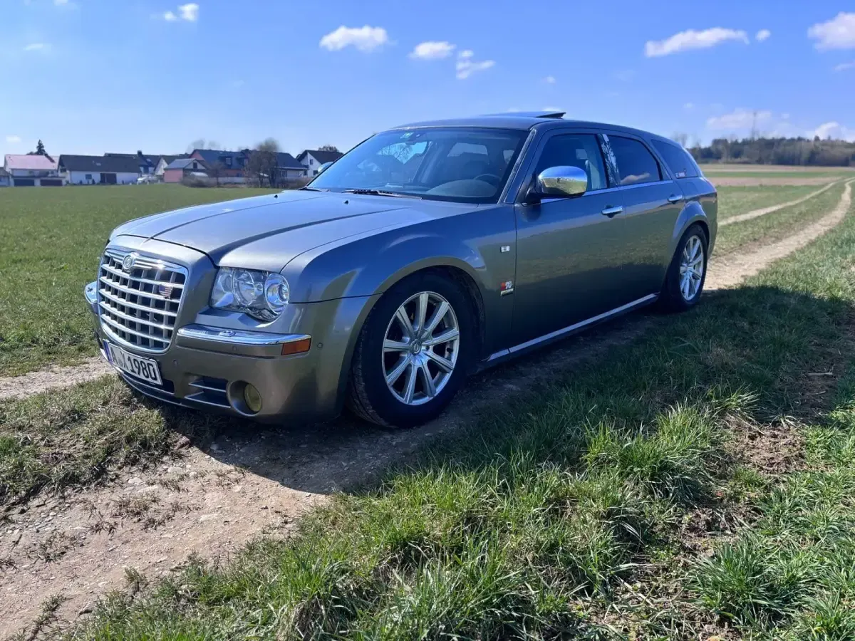 Używany Chrysler 300C Touring 271 KM (199 kW) 2010 Szary Kombi