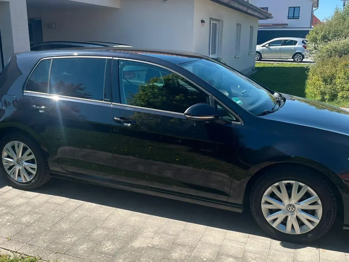 Gebraucht VW Golf VII R-line 110 PS (80 kW) 2016 Schwarz Kombi