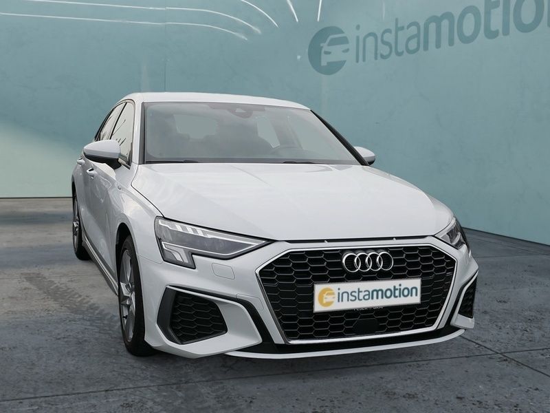 Weiß Gebraucht 2023 Audi A3 Sportback S-Line Limousine | 33.490 € (Etwas zu teuer) - Bild 1/4