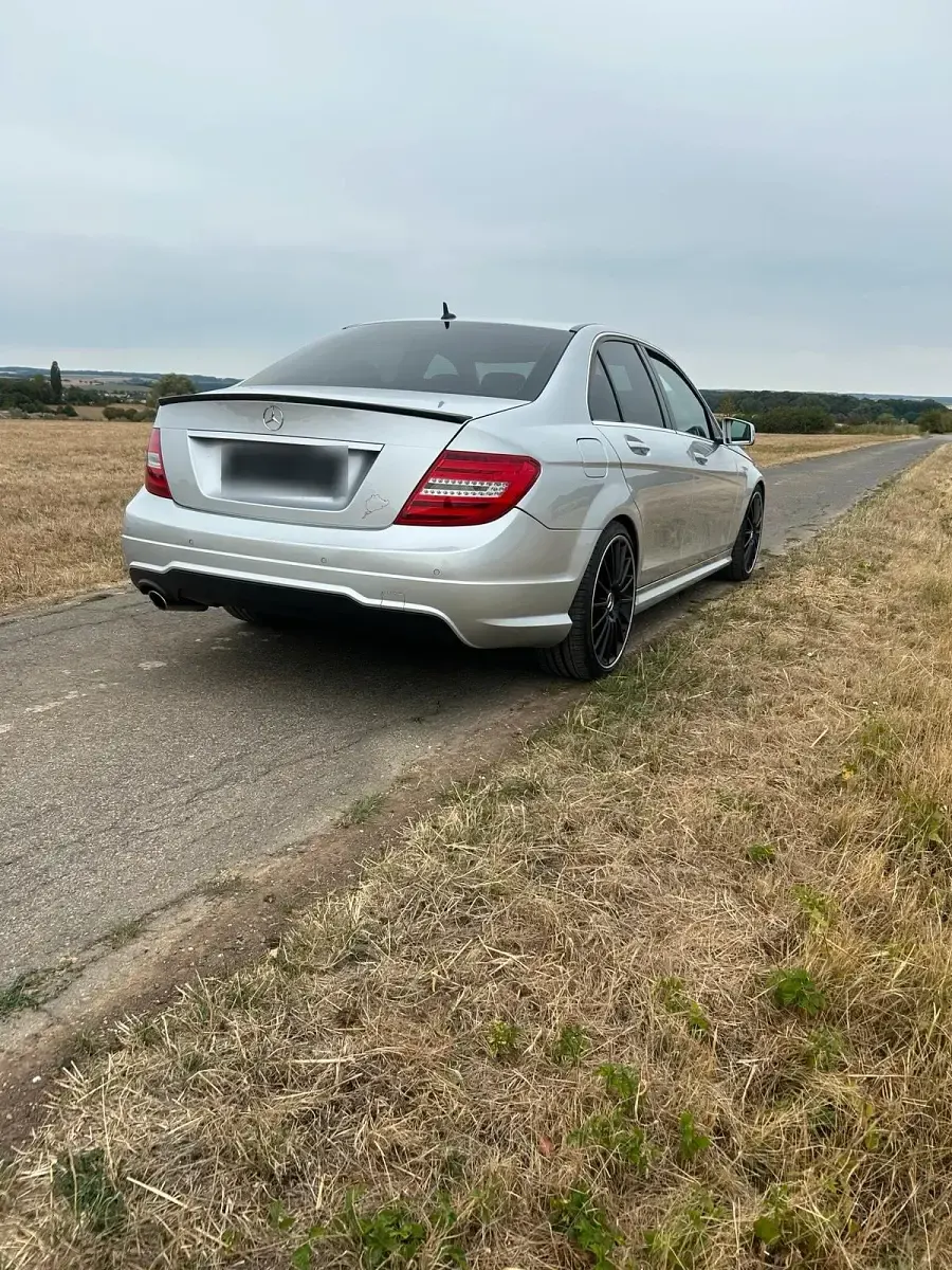 Gebraucht Mercedes C200 AMG 136 PS (100 kW) 2011 Silber Limousine