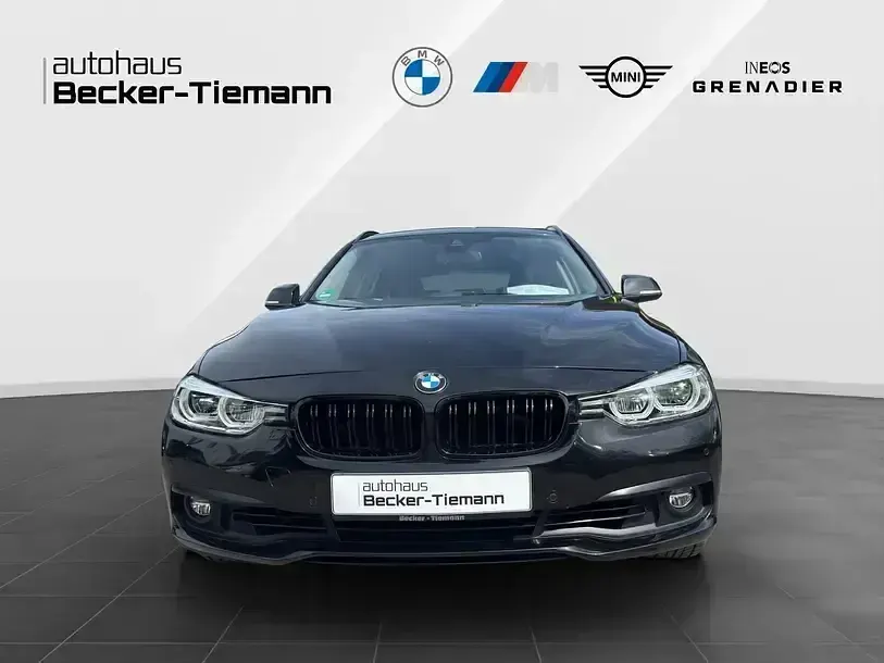 Używany BMW 320 Advantage 184 KM (135 kW) 2019 Czarny Sedan/Limuzyna