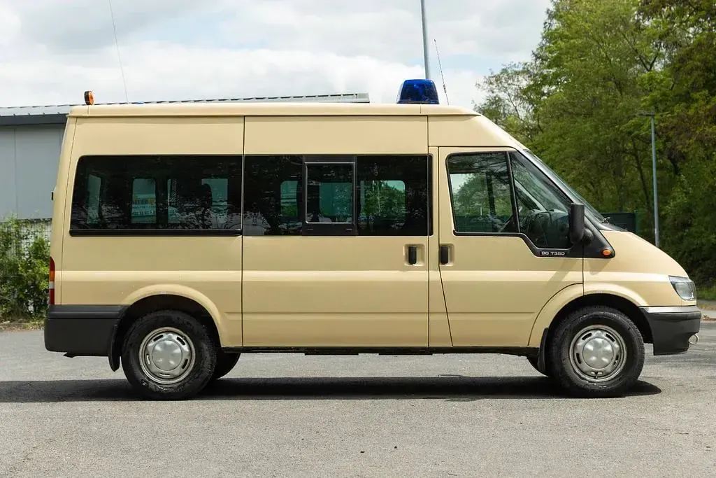 Używany Ford Transit 90 KM (66 kW) 2005 Beżowy Kombi