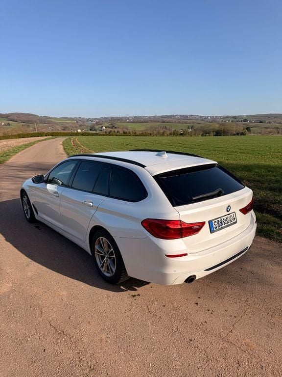Gebraucht BMW 520 Shadowline 184 PS (135 kW) 2017 Weiß Kombi