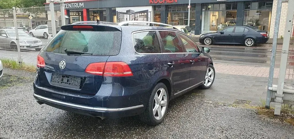 Używany VW Passat 170 KM (125 kW) 2012 Niebieski Sedan/Limuzyna