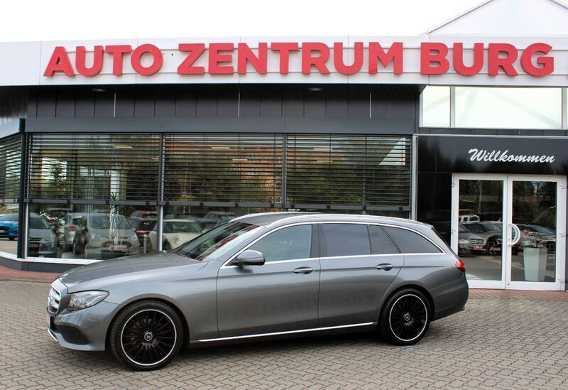 Grau Gebraucht 2017 Mercedes E220 Kombi | 25.950 € (Teuer) - Bild 1/4