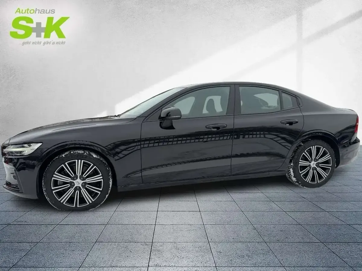 Gebraucht Volvo S60 Ultimate 250 PS (183 kW) 2023 Onyx black / metallic Limousine