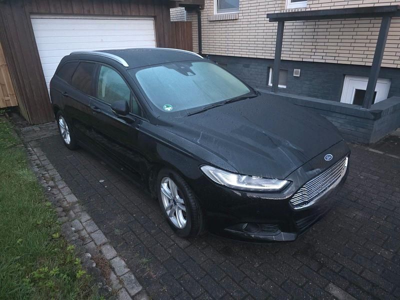 Gebraucht Ford Mondeo 160 PS (117 kW) 2016 Schwarz Kombi