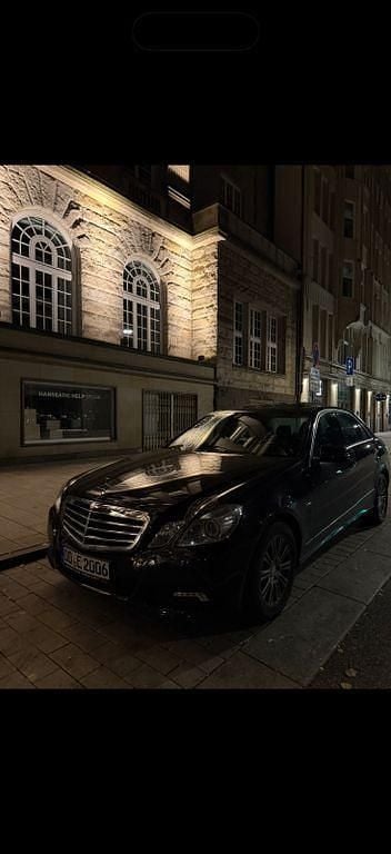 Gebraucht Mercedes E200 Avantgarde 184 PS (135 kW) 2010 Schwarz Limousine