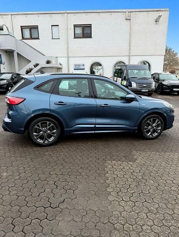 Gebraucht Ford Kuga ST-Line 150 PS (110 kW) 2022 Blau SUV