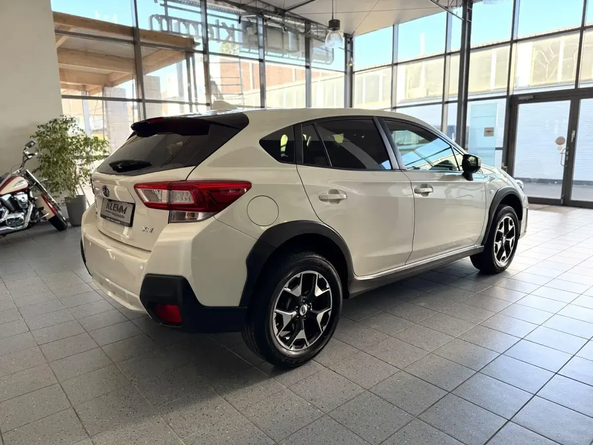 Käytetty Subaru XV 114 HP (83 kW) 2018 Valkoinen Katumaasturi