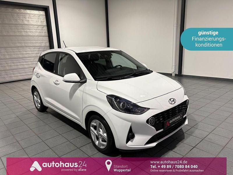 Weiß Gebraucht 2021 Hyundai i10 Edition 30 Kleinwagen | 9.990 € (Fairer Preis) - Bild 1/4