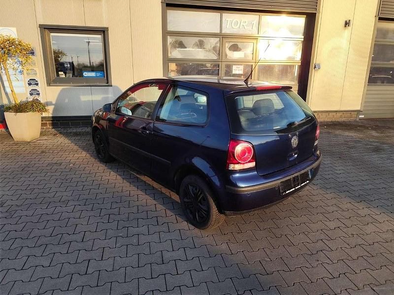 Gebraucht VW Polo 54 PS (39 kW) 2007 Shadow blue metallic Kleinwagen
