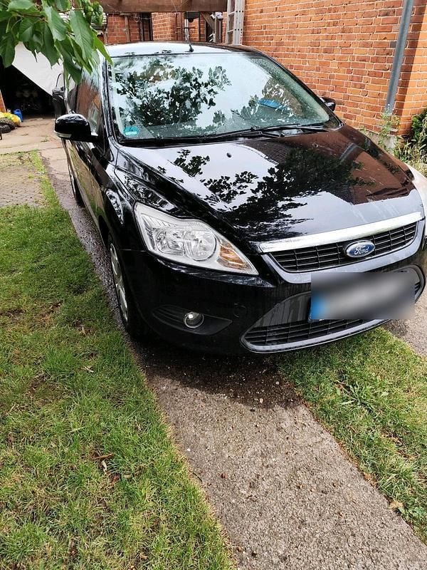 Schwarz Gebraucht 2010 Ford Focus Kleinwagen | 2.600 € (Fairer Preis) - Bild 1/4